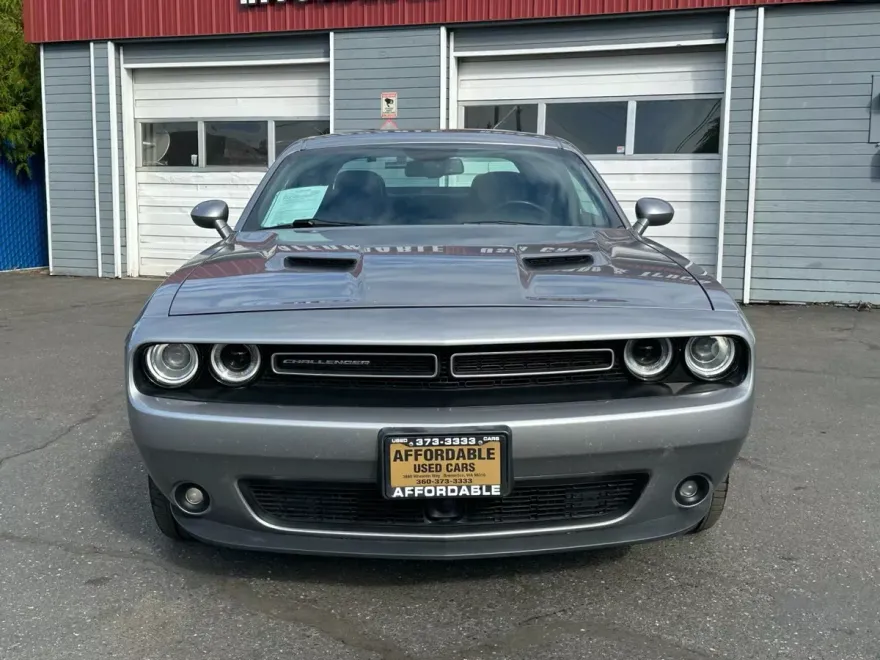 2018 Dodge Challenger SXT Plus photo 1