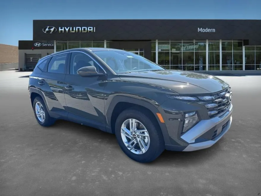 2025 Hyundai Tucson SE photo 1