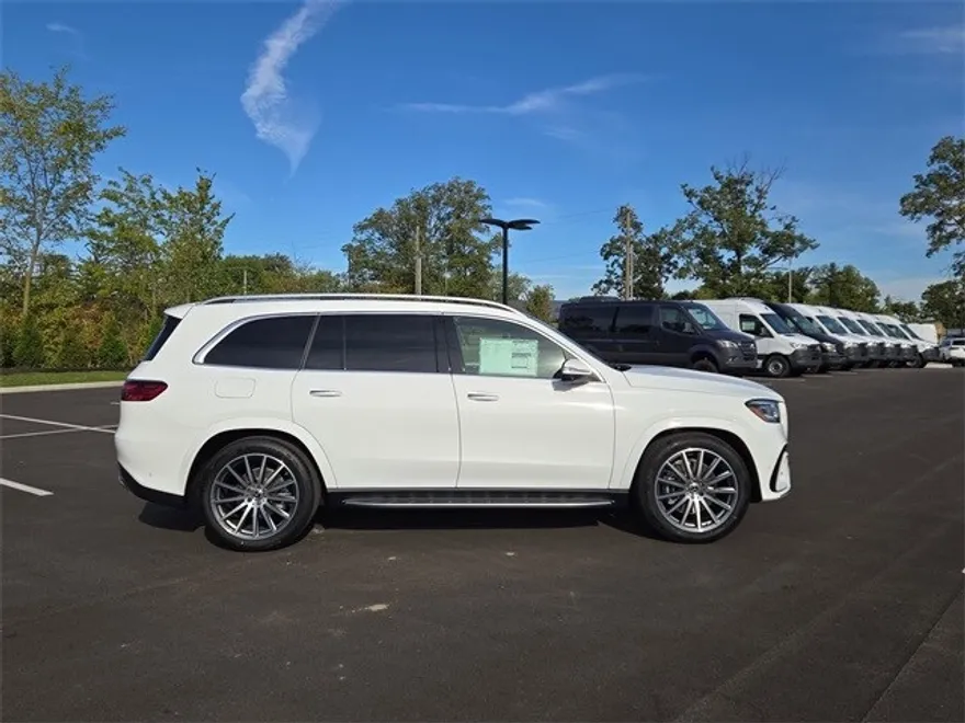 2026 Mercedes Benz GLS 580 4MATIC photo 1