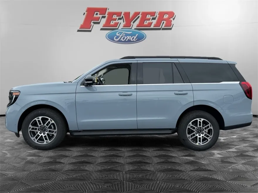 2025 Ford Expedition photo 1