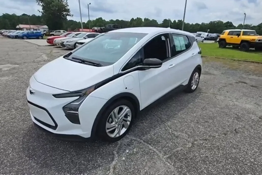 2023 Chevrolet Bolt EV 1LT photo 1
