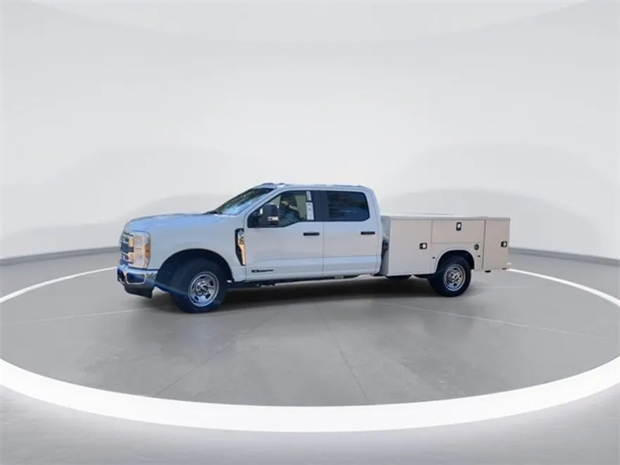 2024 Ford F-350 XL photo 1