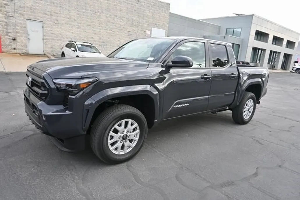2025 Toyota Tacoma SR5 photo 1