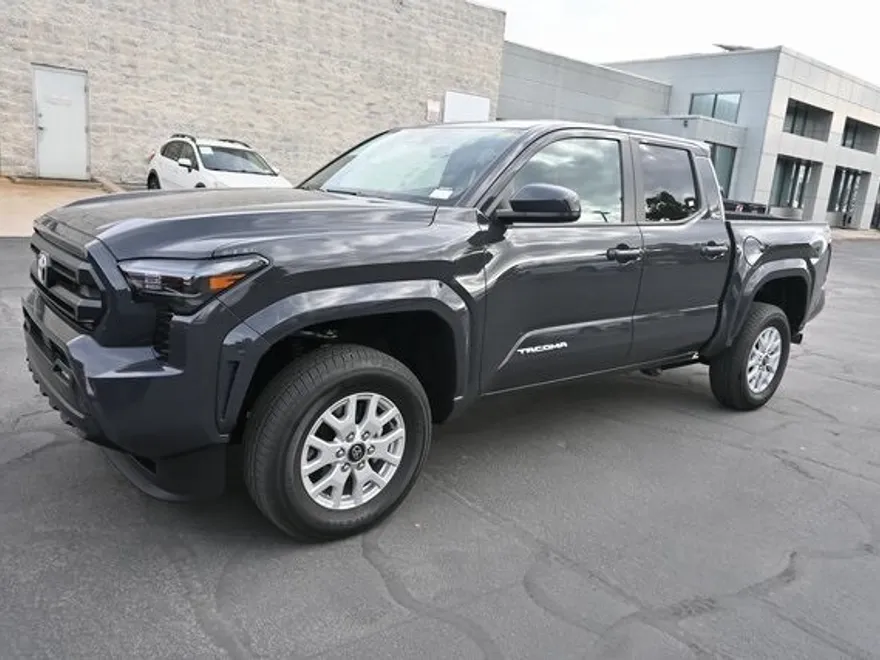 2025 Toyota Tacoma SR5 photo 1
