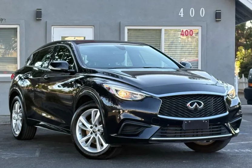 2018 Infiniti QX30 Luxury Sport photo 1