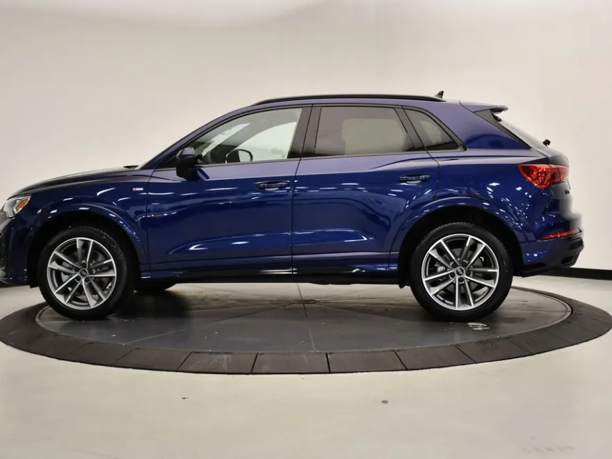 2025 Audi Q3 45 TFSI S line Premium photo 1