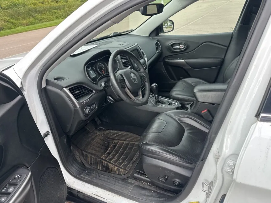 2021 Jeep Cherokee Latitude Lux photo 1