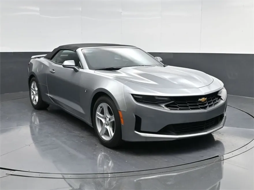 2023 Chevrolet Camaro 1LT photo 1