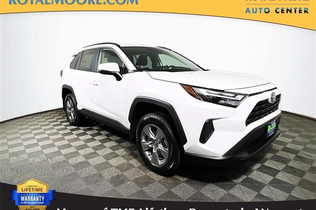 2025 Toyota RAV4 XLE photo 1