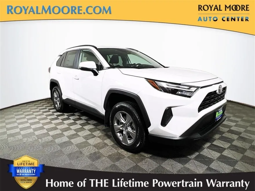 2025 Toyota RAV4 XLE photo 1