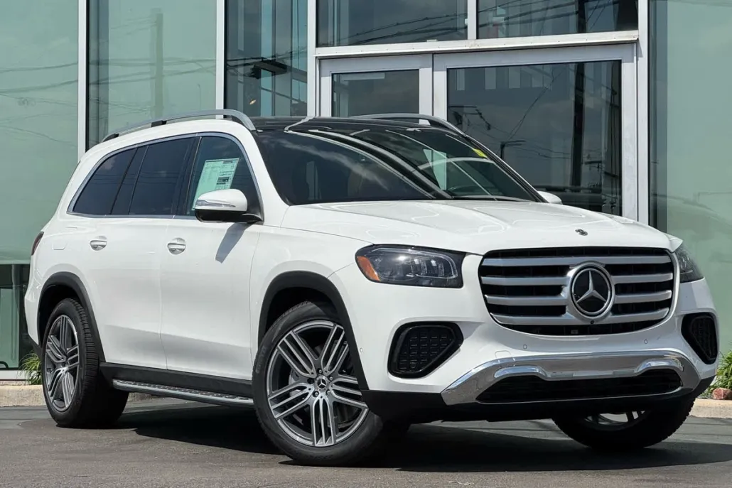 2025 Mercedes Benz GLS 450 4MATIC photo 1