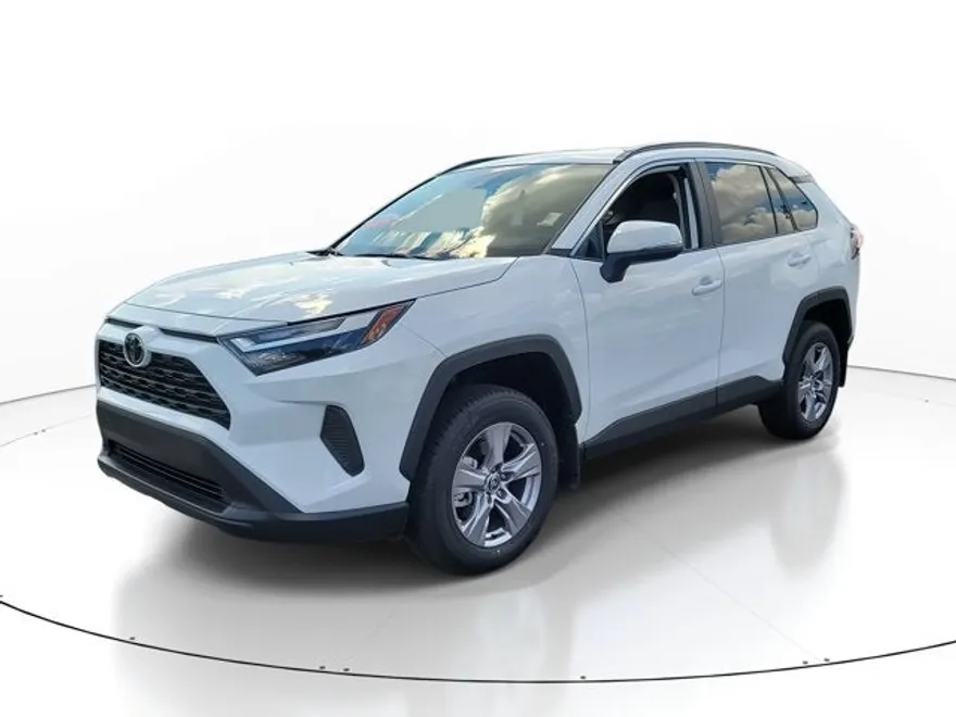 2025 Toyota RAV4 XLE photo 1