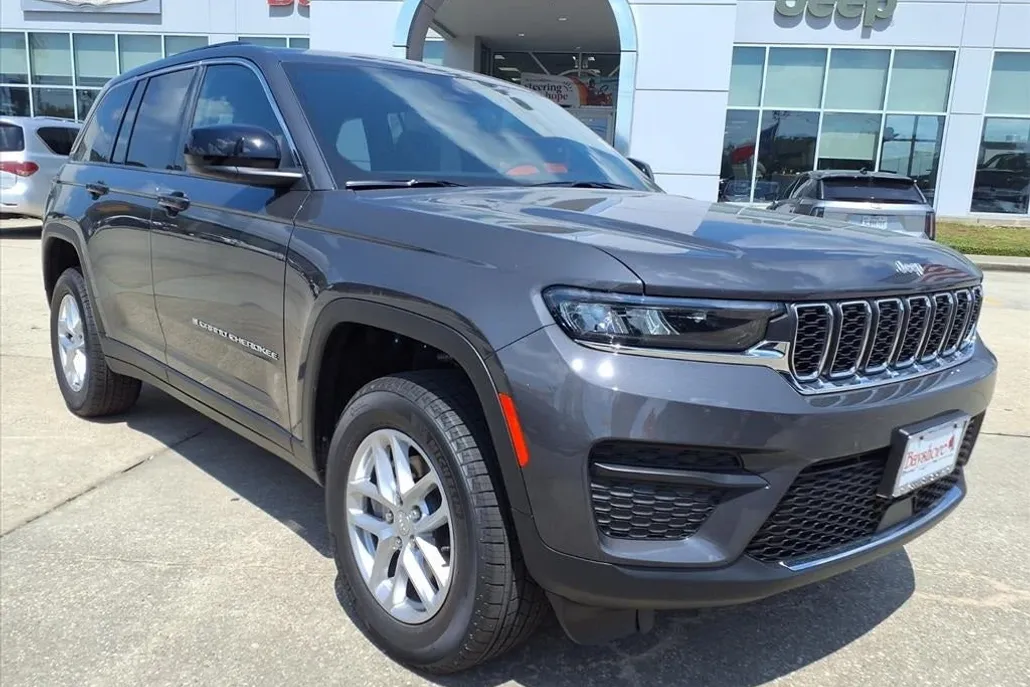 2025 Jeep Grand Cherokee Laredo X photo 1