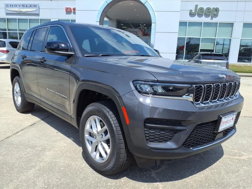2025 Jeep Grand Cherokee Laredo X photo 1
