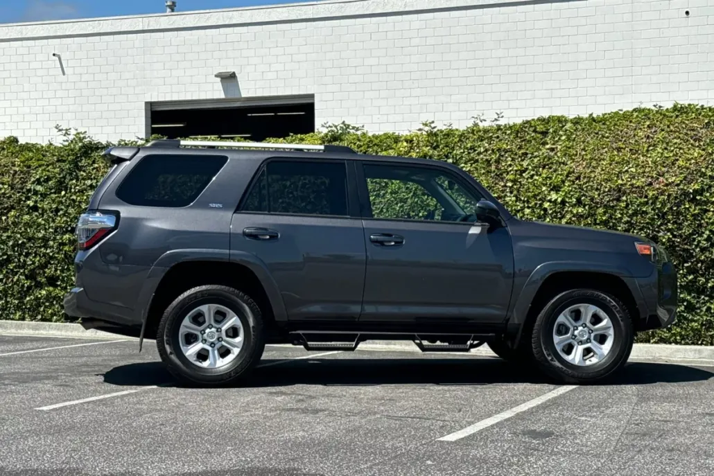 2023 Toyota 4Runner SR5 photo 1