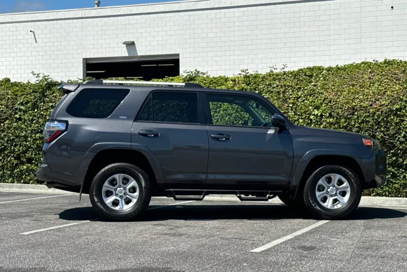 2023 Toyota 4Runner SR5 photo 1