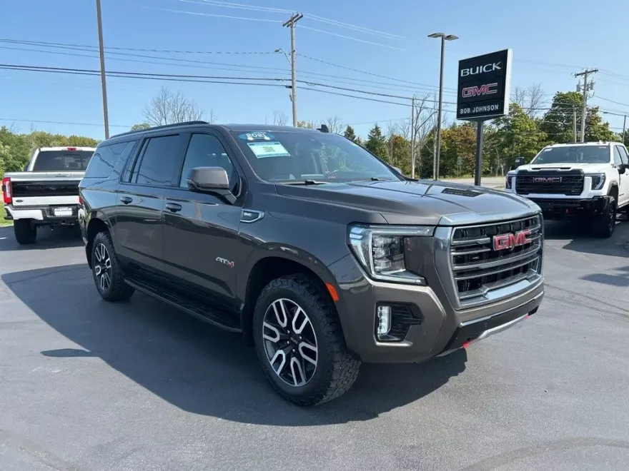 2021 Gmc Yukon XL AT4 photo 1