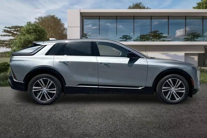 2025 Cadillac Lyriq Luxury photo 1