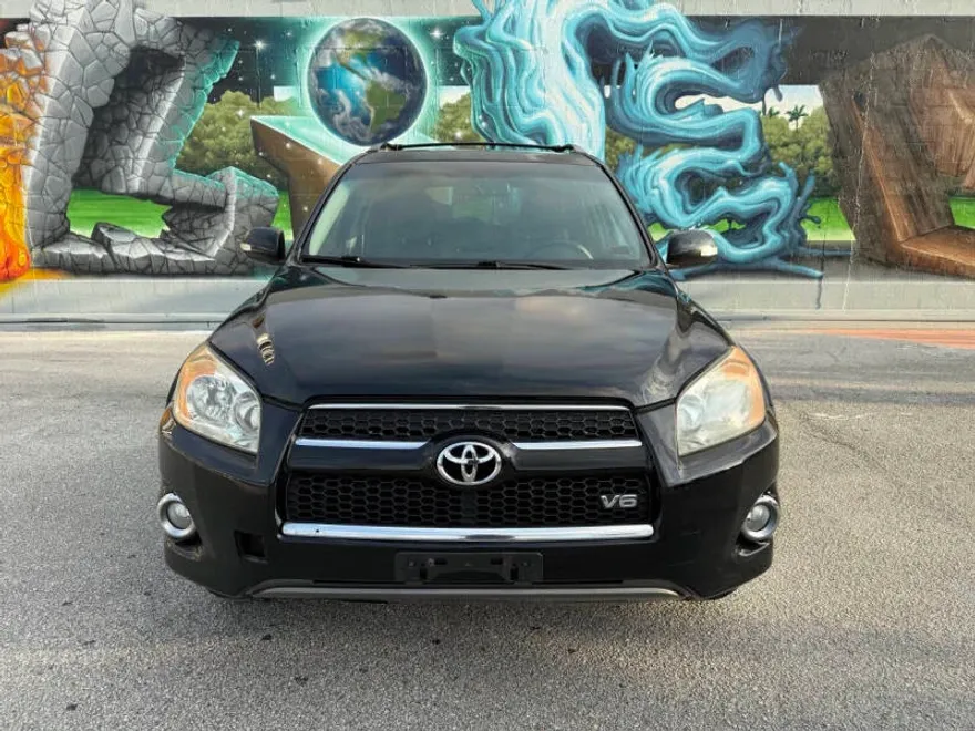 2009 Toyota RAV4 Limited photo 1