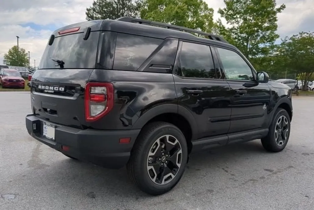 2024 Ford Bronco Sport Outer Banks photo 1
