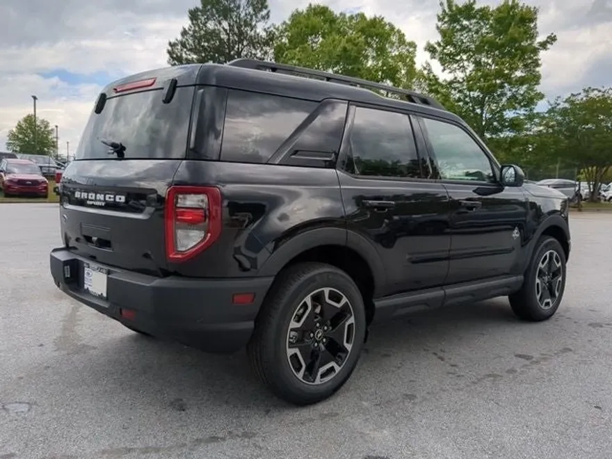 2024 Ford Bronco Sport Outer Banks photo 1