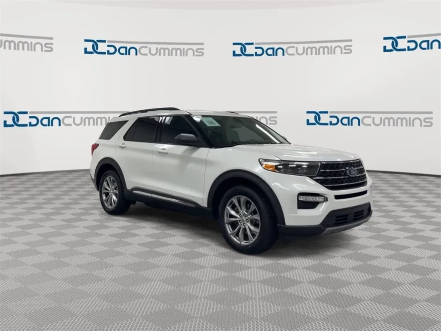 2020 Ford Explorer XLT photo 1