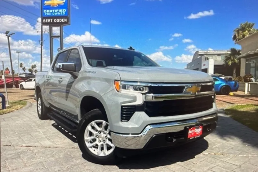 2024 Chevrolet Silverado 1500 LT photo 1