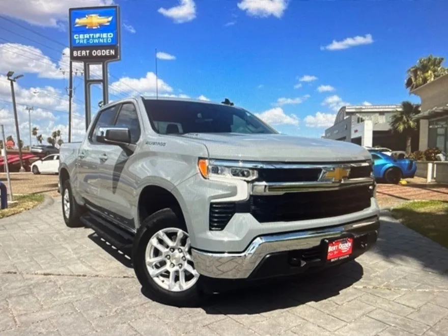 2024 Chevrolet Silverado 1500 LT photo 1