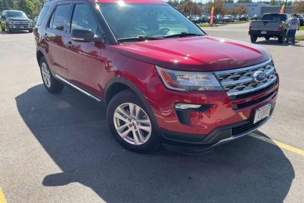 2018 Ford Explorer XLT photo 1