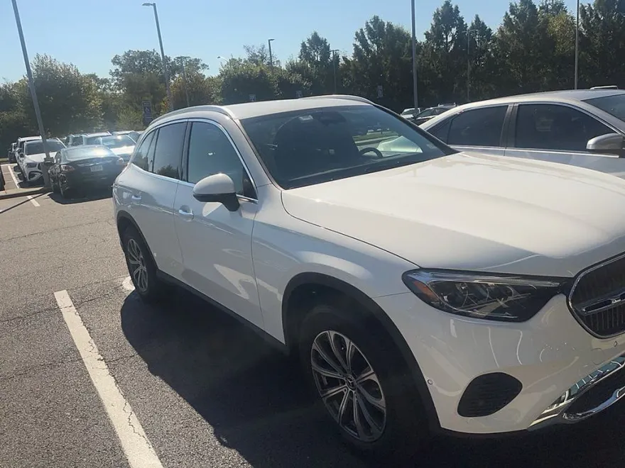 2024 Mercedes Benz GLC 300 4MATIC photo 1