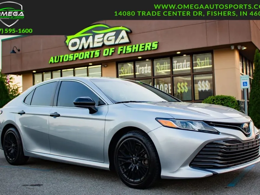 2018 Toyota Camry SE XLE photo 1