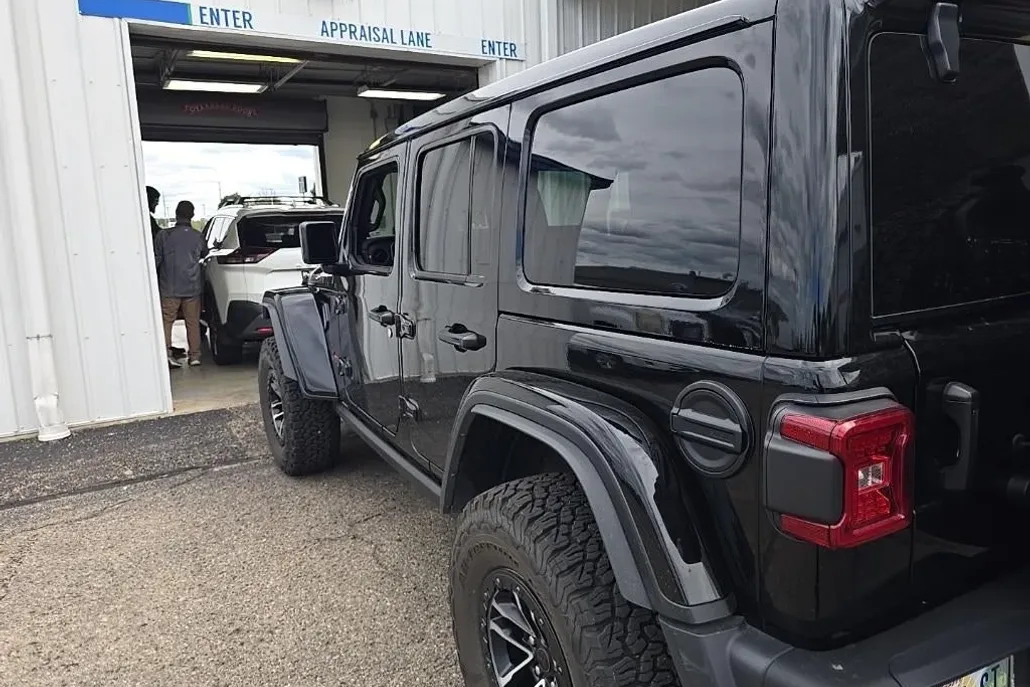 2024 Jeep Wrangler Rubicon X photo 1