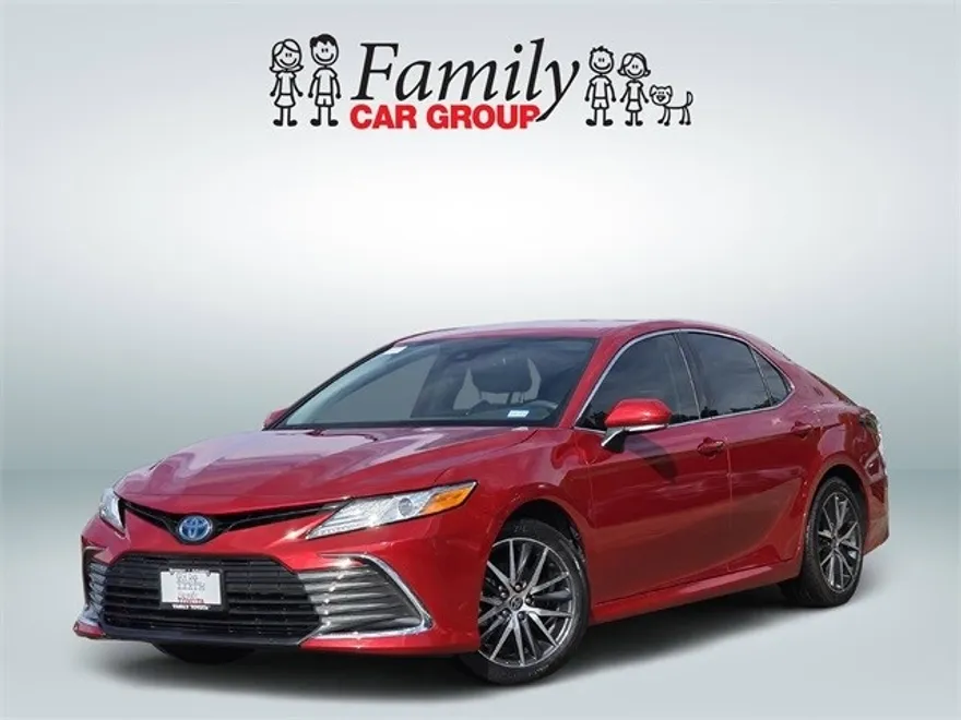 2024 Toyota Camry Hybrid XLE photo 1