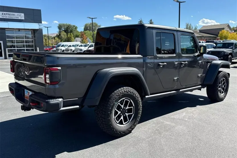 2024 Jeep Gladiator Rubicon photo 1