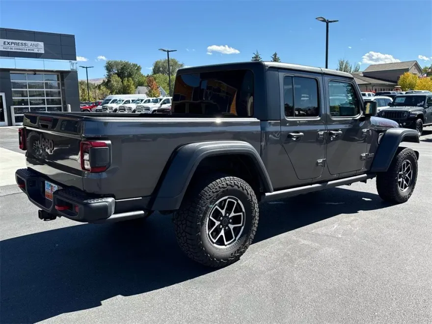 2024 Jeep Gladiator Rubicon photo 1