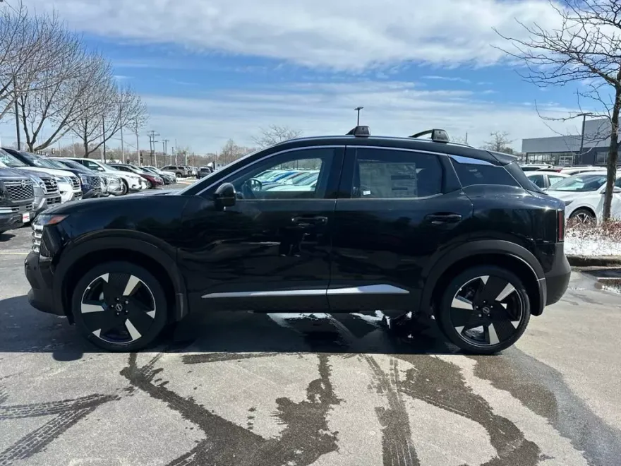 2025 Nissan Kicks SR photo 1