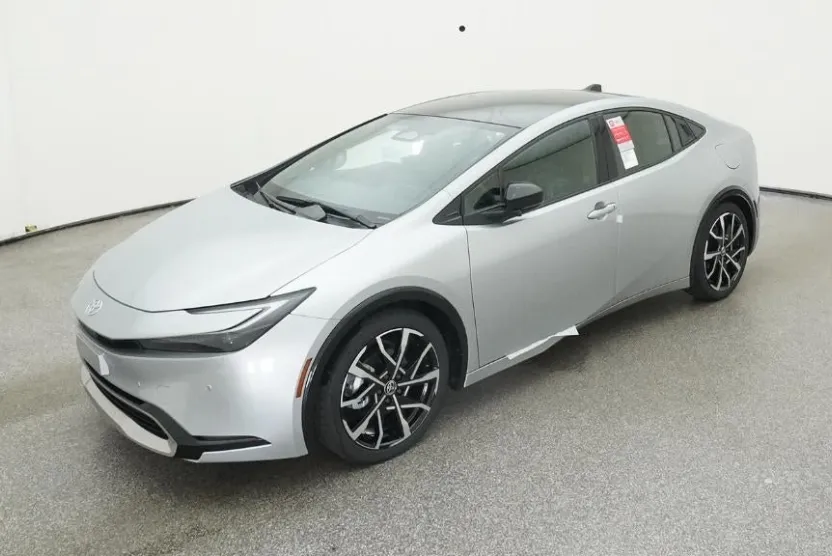 2026 Toyota Prius Plug-in Hybrid XSE photo 1