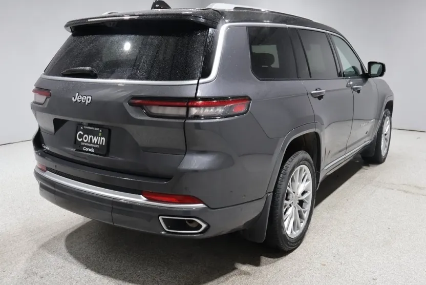 2022 Jeep Grand Cherokee L Summit photo 1