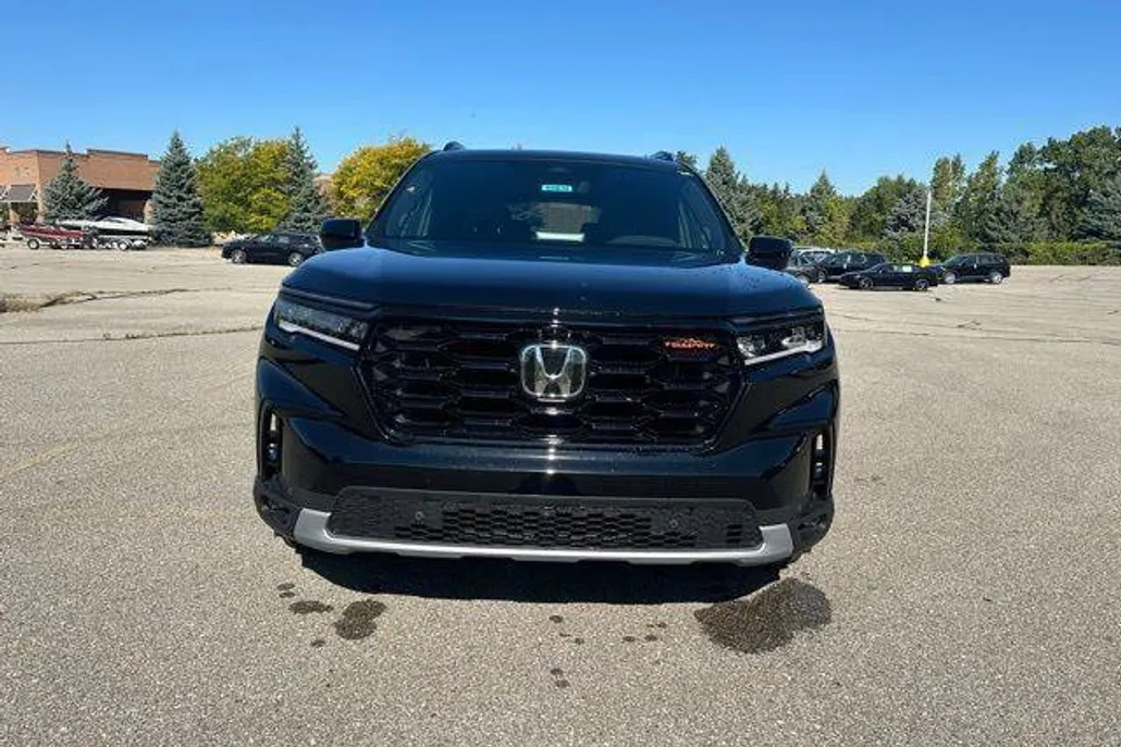 2025 Honda Pilot TrailSport photo 1
