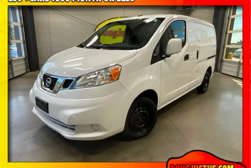 2017 Nissan NV200 SV photo 1