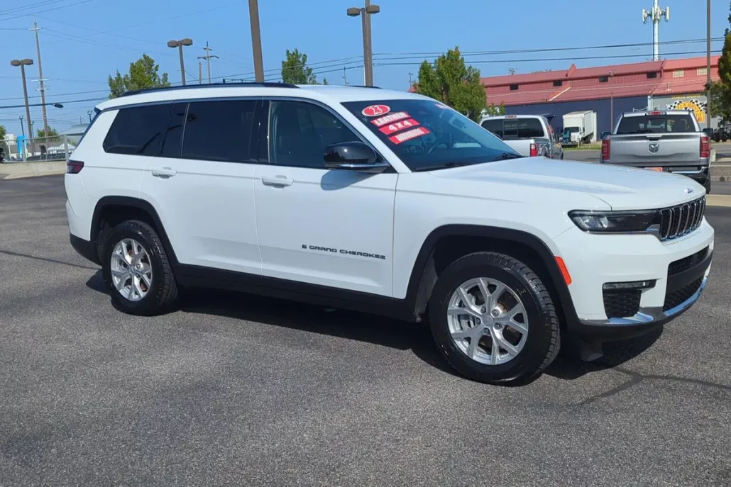 2023 Jeep Grand Cherokee Limited photo 1