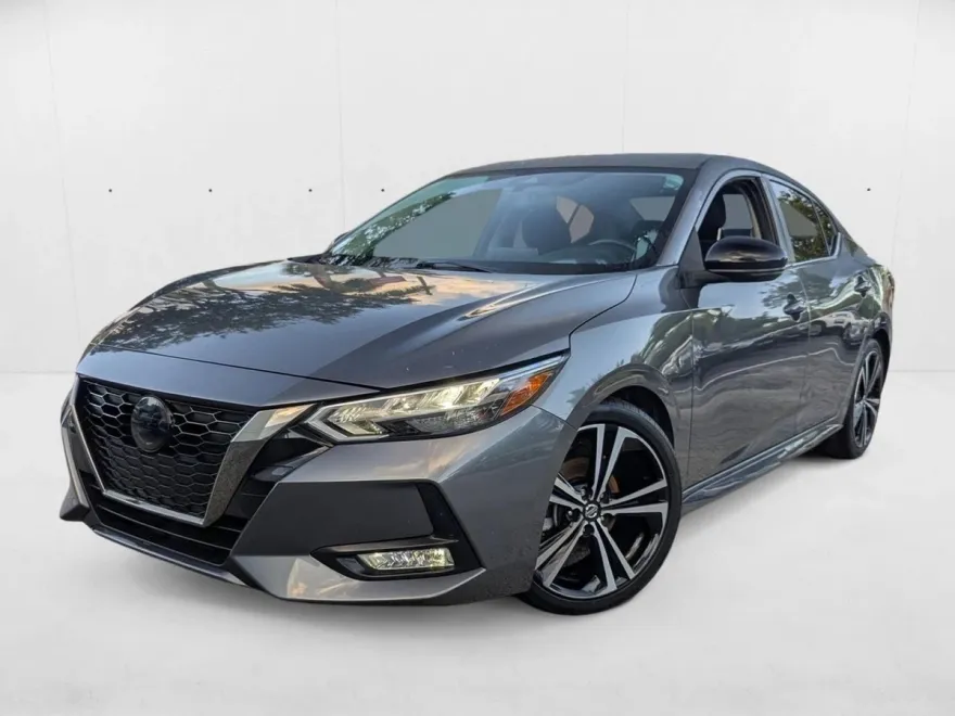 2022 Nissan Sentra SR photo 1