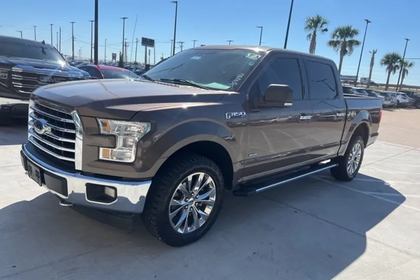 2017 Ford F-150 XLT photo 1