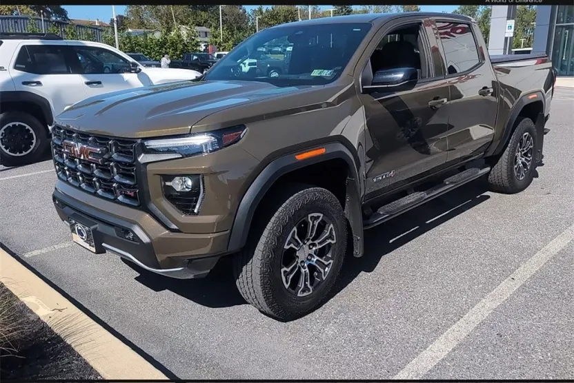 2023 Gmc Canyon AT4 photo 1