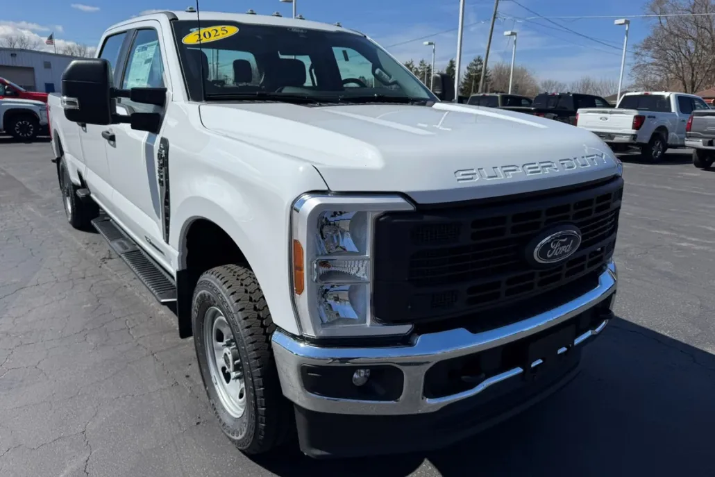 2025 Ford F-350 photo 1