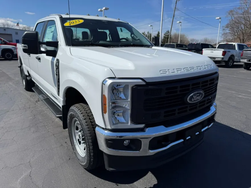 2025 Ford F-350 photo 1