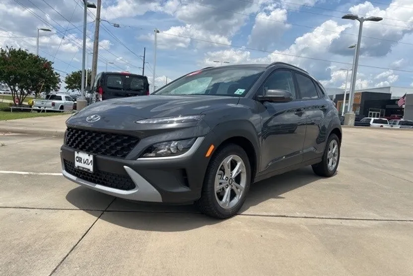 2023 Hyundai Kona SEL photo 1