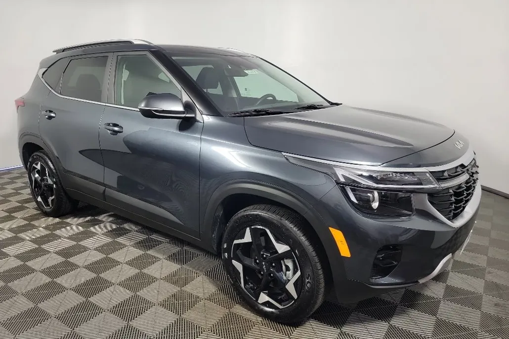 2025 Kia Seltos EX photo 1