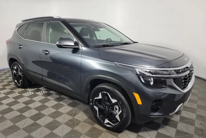 2025 Kia Seltos EX photo 1