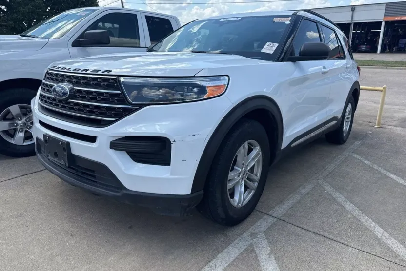 2020 Ford Explorer XLT photo 1